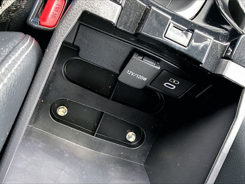 Used 2025 Toyota Corolla Cross XLE w/ Convenience Package image 32