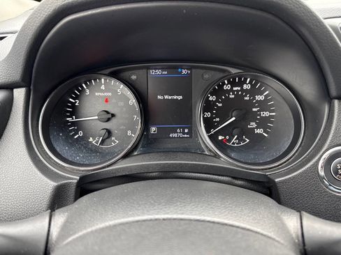 Used 2020 Nissan Rogue SV FWD image 21