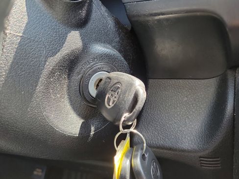 Used 2014 Toyota Camry SE FWD image 25