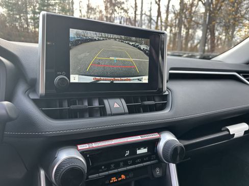 Used 2025 Toyota RAV4 LE image 19