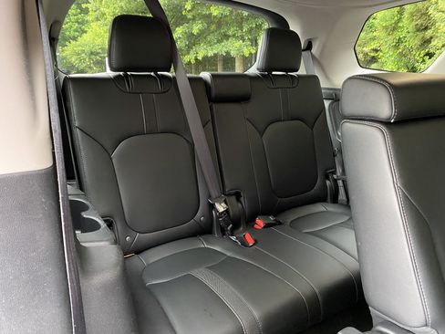 Used 2023 Honda Pilot EX-L image 36
