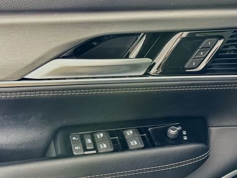 Used 2024 Jeep Wagoneer Series II image 18