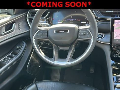 Used 2023 Jeep Grand Cherokee 30th Anniversary image 26