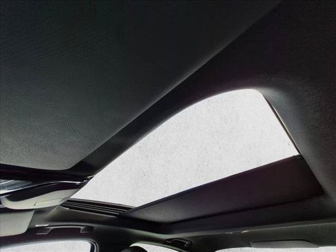 Certified 2023 BMW 330i Sedan w/ Convenience Package RWD image 8