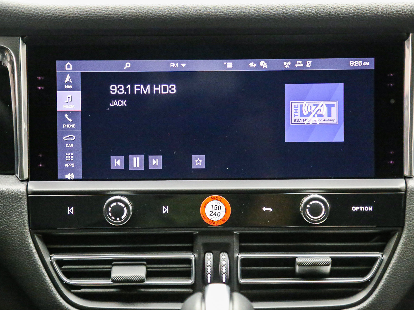 Certified 2026 Porsche Macan AWD/4WD image 18