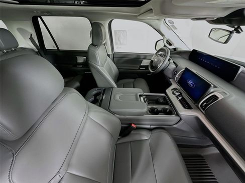 New 2026 Ford Expedition Active AWD/4WD image 30