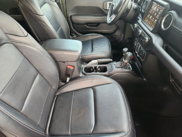 Used 2021 Jeep Wrangler Unlimited Sahara AWD/4WD image 15
