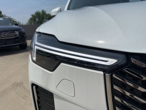 Used 2025 Volvo XC90 B6 Ultra w/ Lounge Package image 11