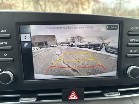 Certified 2025 Hyundai Elantra SE image 14