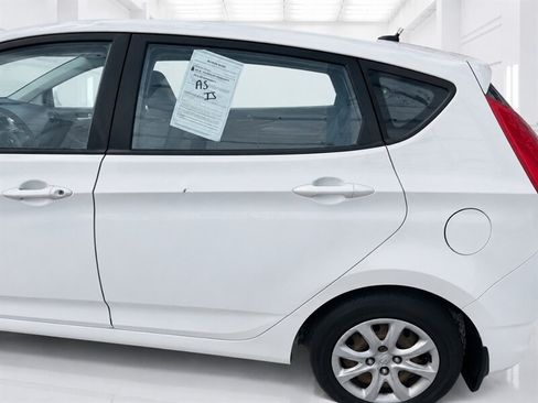 Used 2012 Hyundai Accent GS FWD image 23