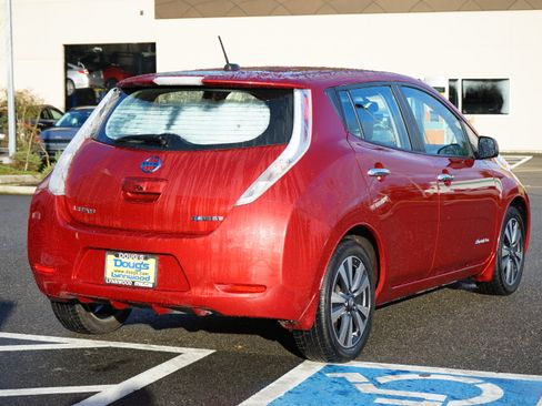 Used 2015 Nissan Leaf SL w/ Premium Package image 3