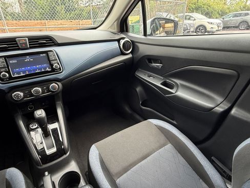 Used 2025 Nissan Versa SV FWD image 33