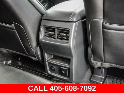 Used 2023 Ford Edge Titanium AWD/4WD image 25