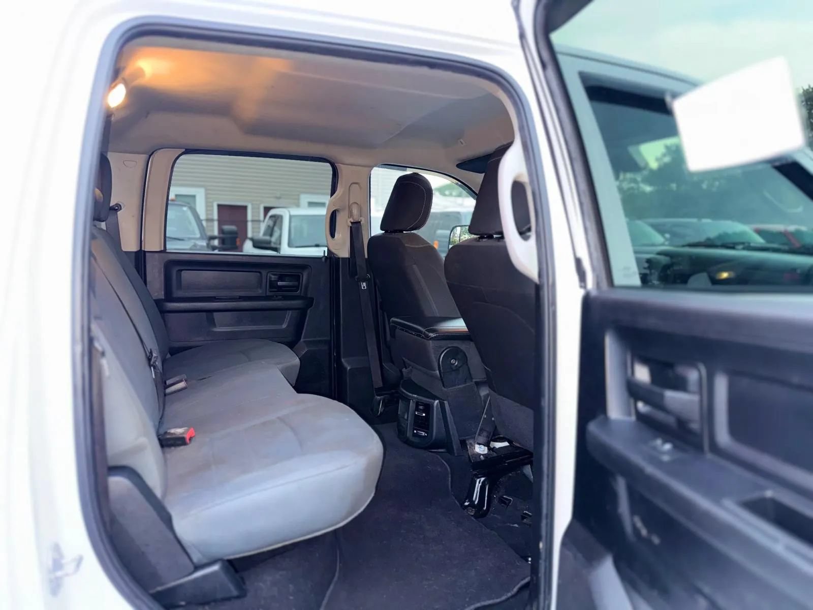 Used 2018 RAM 2500 Tradesman w/ Chrome Appearance Group AWD/4WD image 14
