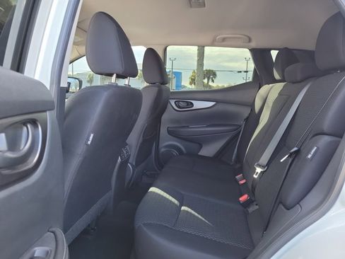 Used 2022 Nissan Rogue Sport S image 12