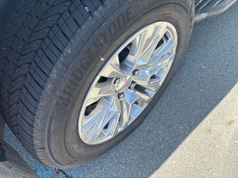 Used 2023 GMC Yukon XL Denali AWD/4WD image 6