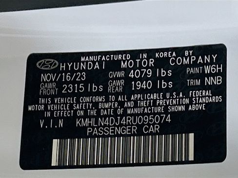 Used 2024 Hyundai Elantra Limited FWD image 31