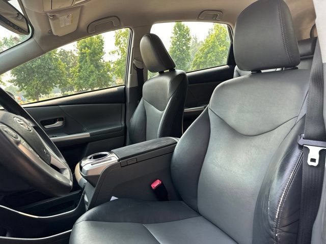 Used 2012 Toyota Prius V Five FWD image 17