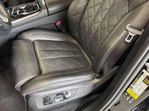 Used 2023 BMW X7 xDrive40i w/ Premium Package image 26