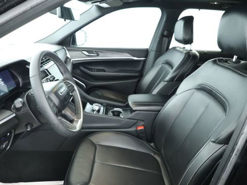 Used 2025 Jeep Grand Cherokee Limited 4xe image 18