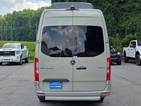 Used 2022 Mercedes-Benz Sprinter 2500 w/ Parking Package image 5