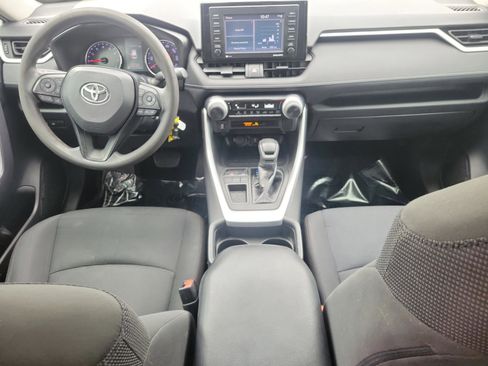 Used 2020 Toyota RAV4 LE image 11