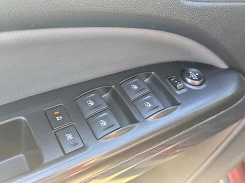 Used 2019 Chevrolet Colorado Z71 AWD/4WD image 5