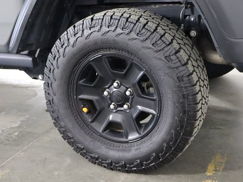 Used 2020 Jeep Gladiator Mojave w/ Cold Weather Group AWD/4WD image 36
