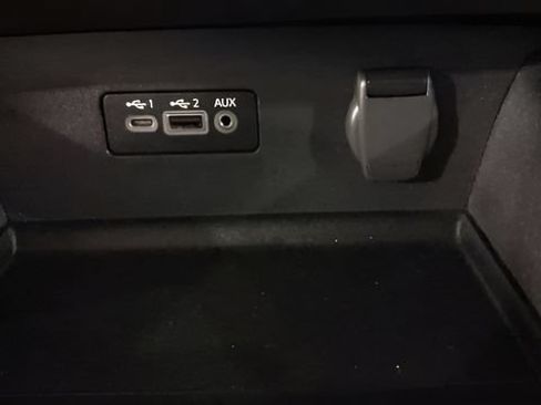 Used 2025 Nissan Altima 2.5 SV FWD image 30