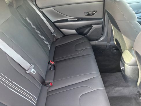 Used 2025 Hyundai Elantra Sport image 17