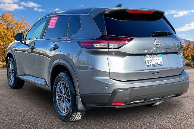 Used 2025 Nissan Rogue S FWD image 4