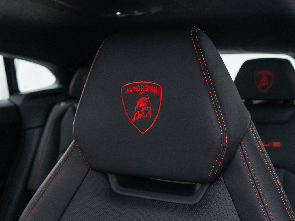 Used 2024 Lamborghini Urus Performante AWD/4WD image 17