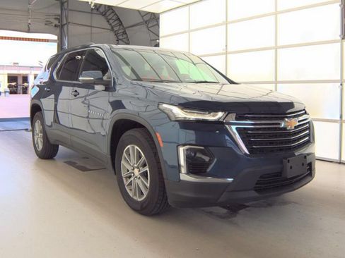Used 2023 Chevrolet Traverse LT AWD/4WD image 3