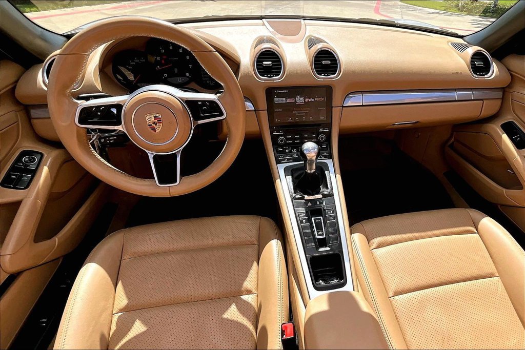 Used 2017 Porsche 718 Boxster RWD image 20