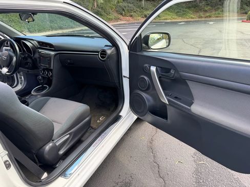 Used 2015 Scion tC image 18