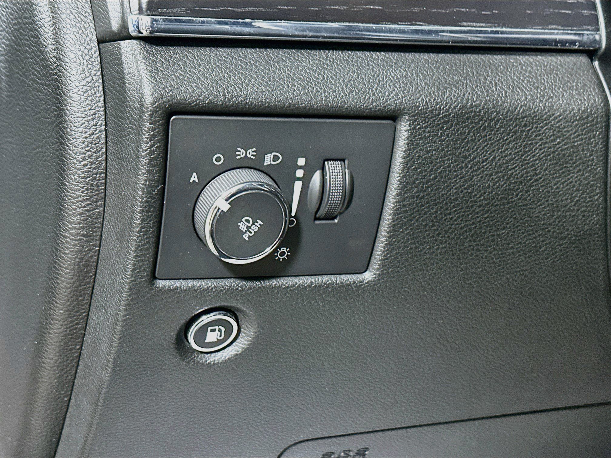 Used 2014 Jeep Grand Cherokee Summit AWD/4WD image 10