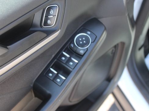 Used 2022 Ford Escape SE FWD image 22