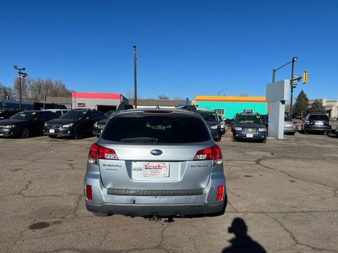 Used 2014 Subaru Outback 2.5i Limited w/ Moonroof Package image 7