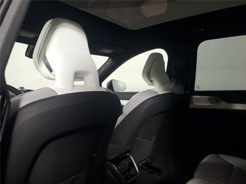 Certified 2025 Volvo EX90 Ultra AWD/4WD image 13
