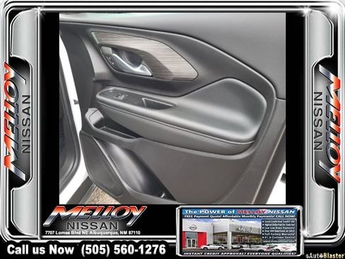 Used 2024 GMC Terrain SLT image 16