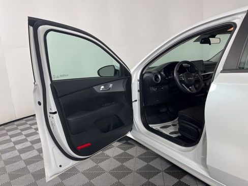 Used 2023 Kia Forte LXS image 16