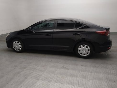 Used 2020 Hyundai Elantra SE w/ Cargo Package (C1) FWD image 3