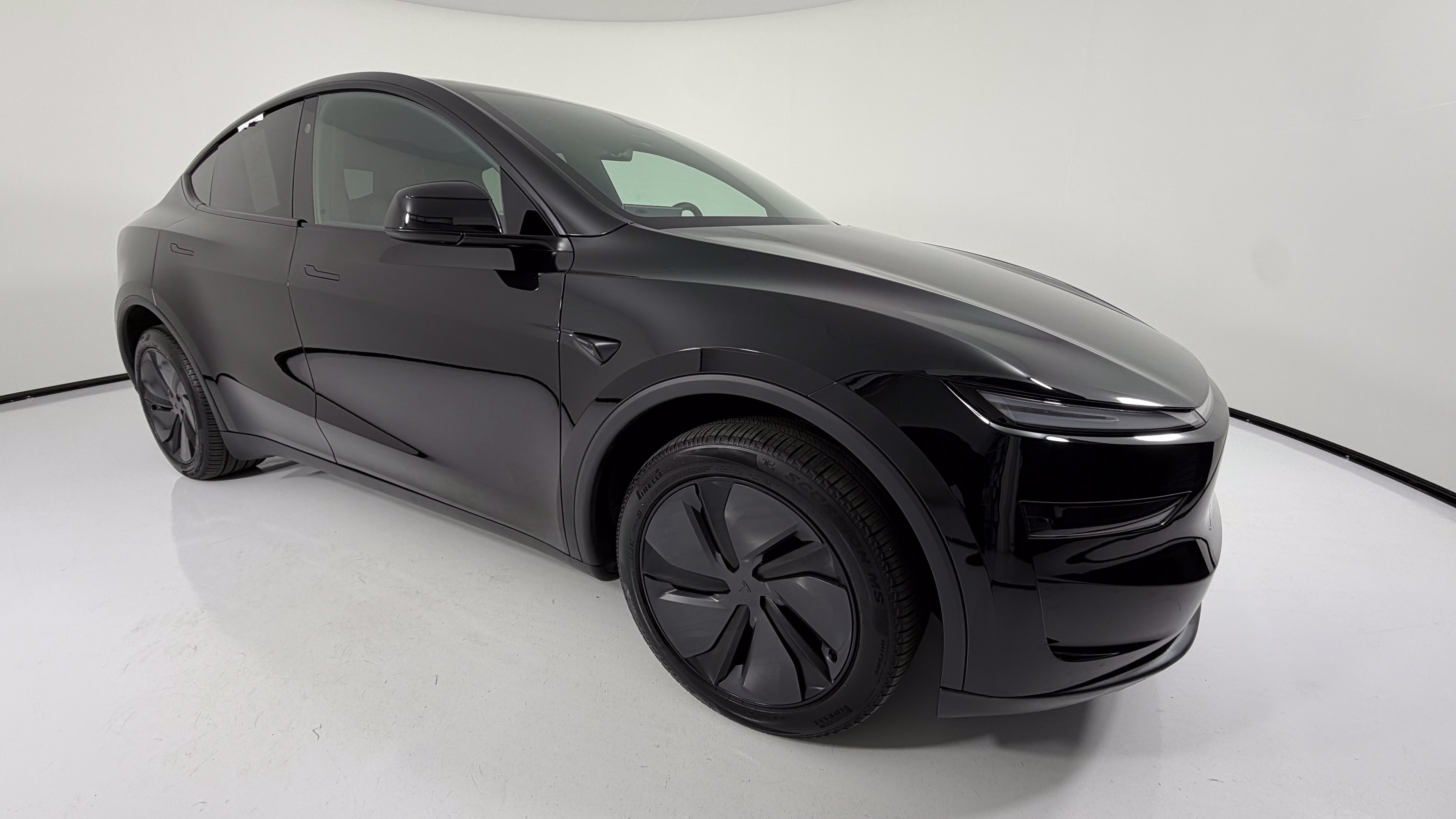 Used 2026 Tesla Model Y Long Range RWD image 4