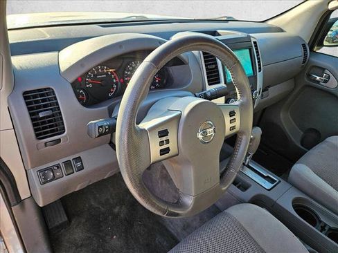 Used 2011 Nissan Frontier SV w/ SV Premium Utility Pkg RWD image 10
