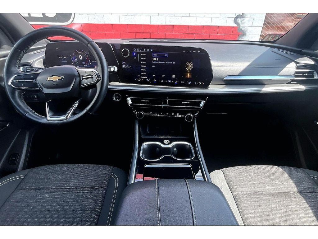 Used 2024 Chevrolet Traverse LT AWD/4WD image 16