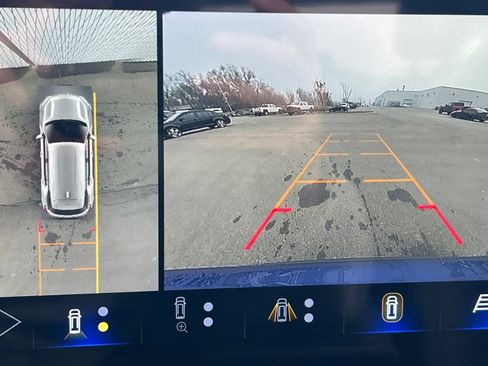 New 2026 Chevrolet Equinox LT w/ Convenience Package II AWD/4WD image 17