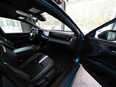 Used 2025 Toyota Camry SE image 25