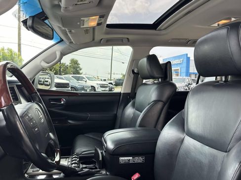 Used 2015 Lexus LX 570 4WD w/ Luxury Package image 23