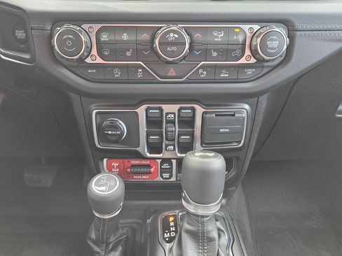 New 2026 Jeep Wrangler Unlimited Rubicon AWD/4WD image 12