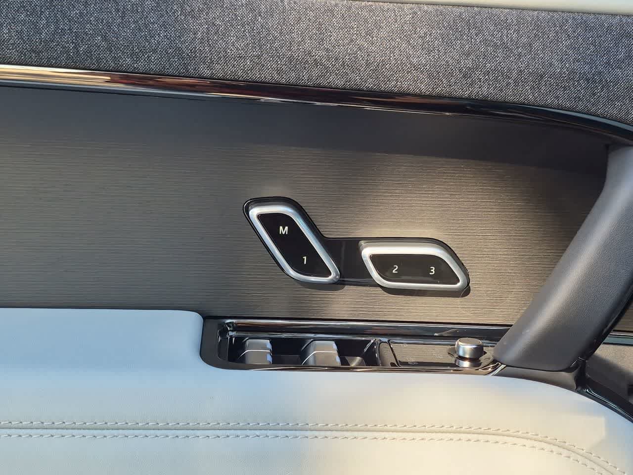 New 2027 Land Rover Range Rover Sport SE AWD/4WD image 18